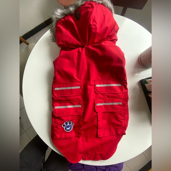 Canada Pooch Dog Coat Size 26 - Picture 1 of 4